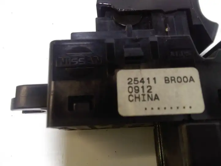 Nissan Qashqai (2010 - 2013) 25411BR00A Кнопка стеклоподъемников — фото 2