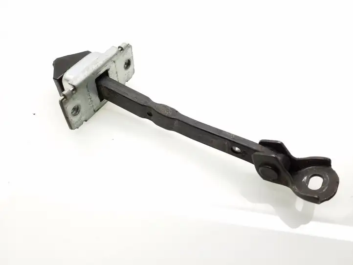 Mazda 6. (2005 - 2007)   Ограничитель открывания передней двери