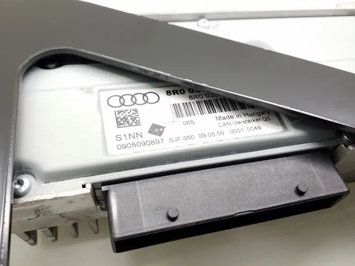 Audi A4 S4 B8 8K (2007 - 2011) 8R0035223F Усилитель звука — фото 4