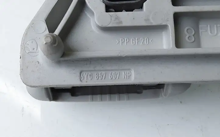 Skoda Octavia Mk2 (1Z) (2004 - 2013) 6Y0857607NP Потолочная ручка передняя — фото 3