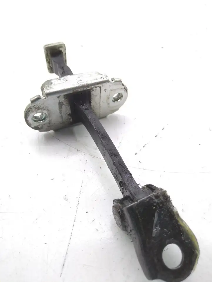 Nissan Qashqai (2006 - 2010) Ограничитель задней двери — фото 2