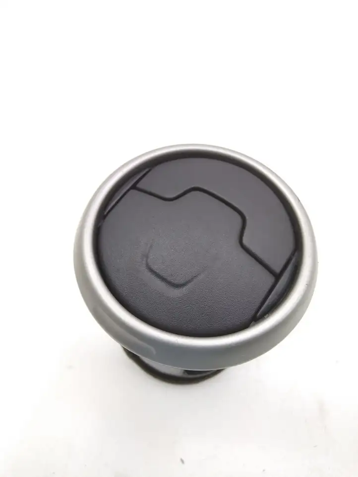 Nissan Qashqai (2006 - 2010) 68760JD10A Боковой воздушный дефлектор — фото 1