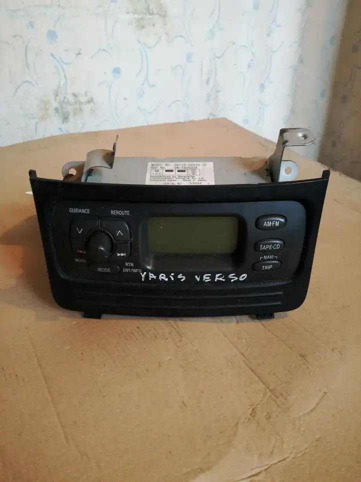 Toyota Yaris Verso (1999 - 2005) 8611052030C0 Магнитола / мультимедийная система — фото 1
