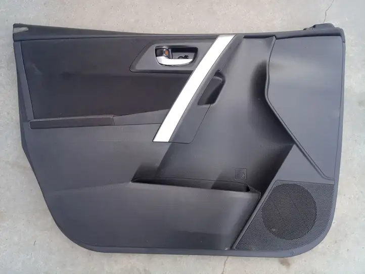 Toyota Auris E180 (2012 - 2018) Обшивка передней двери — фото 1