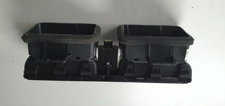 Hyundai Ioniq (2016 - ) Центральный воздушный дефлектор — фото 3