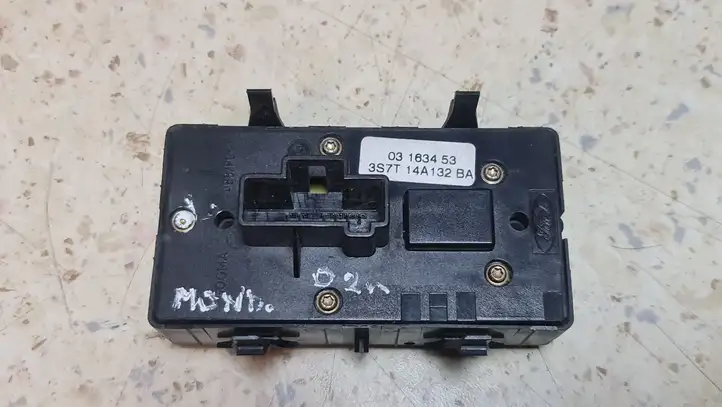 Ford Mondeo Mk III (2000 - 2007) 3S7T14A132BA Блок кнопок стеклоподъемников — фото 2