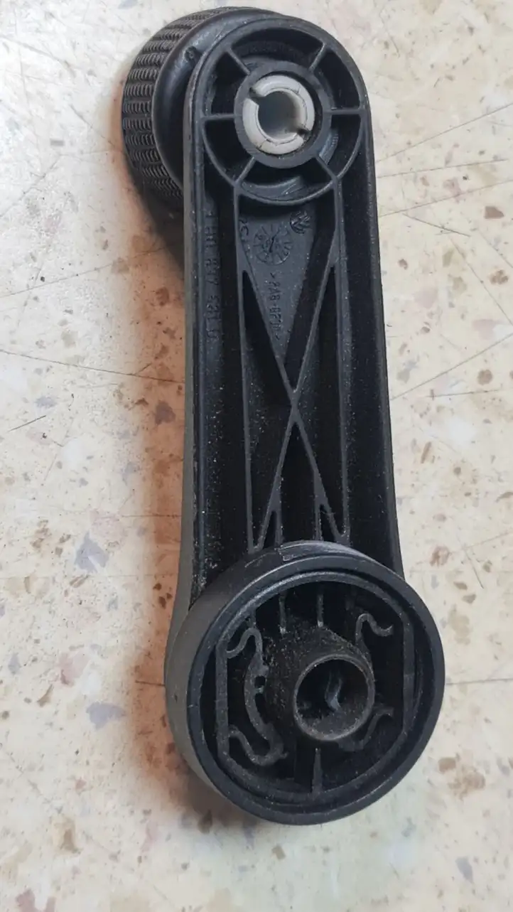 Skoda Octavia Mk1 (1U) (1996 - 2004) 1H0837581D Ручка стеклоподъемника — фото 3