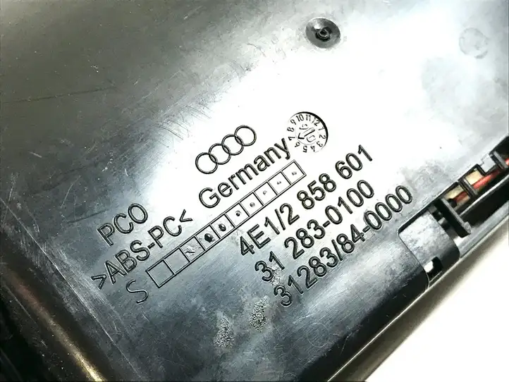 Audi A8 S8 D3 4E (2005 - 2007) 4E0863916 Другая деталь консоли (туннеля) — фото 4
