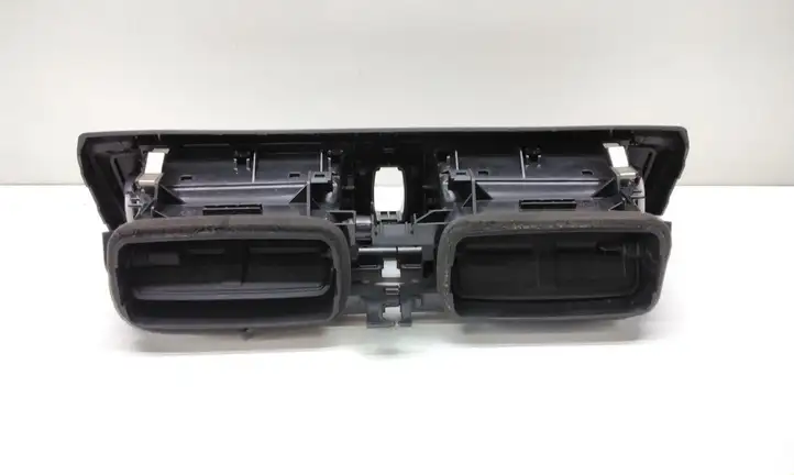 BMW 1 F20 F21 (2011 - 2019) 9205357 Центральный воздушный дефлектор — фото 2