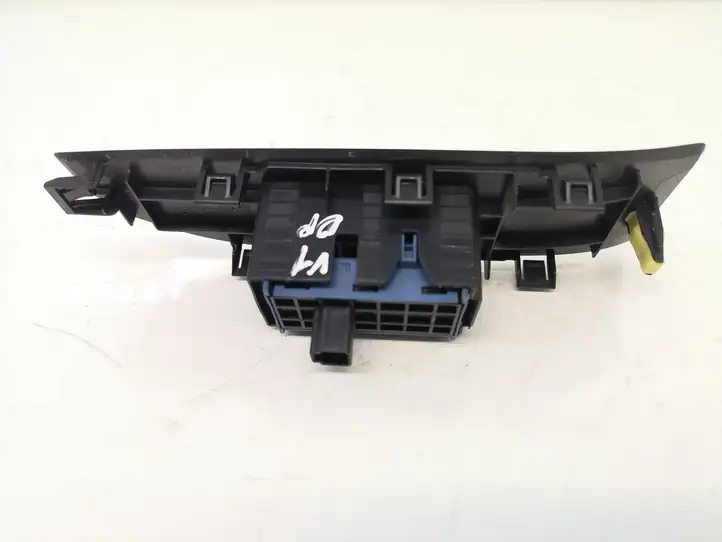 Toyota Verso (2012 - 2015) 8481005070 Блок кнопок стеклоподъемников — фото 3