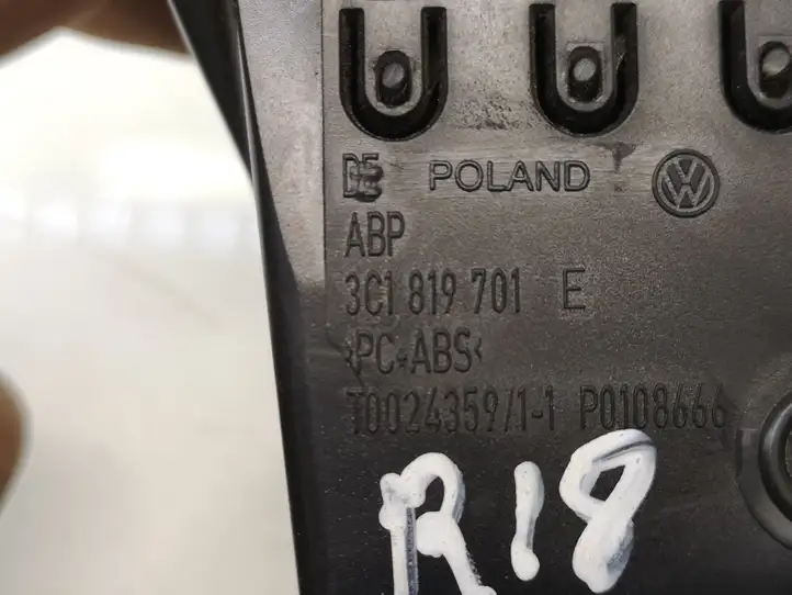 Volkswagen PASSAT B6 (2005 - 2010) 3C1819701E Боковой воздушный дефлектор — фото 6