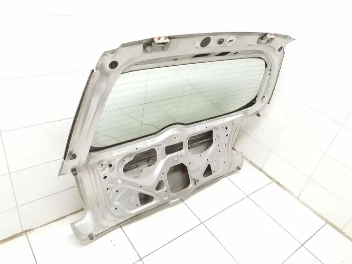 Toyota Auris 150 (2006 - 2012) Крышка багажника — фото 2