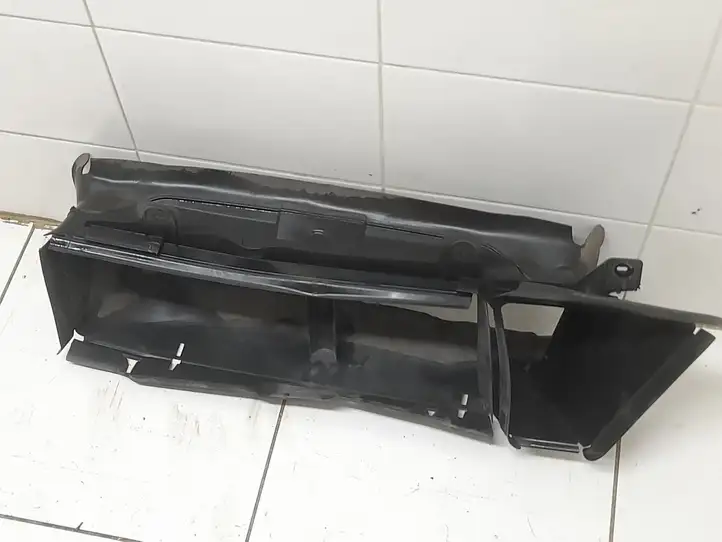 Ford Focus (2011 - 2015) BM518314CC Дефлектор воздуха — фото 2