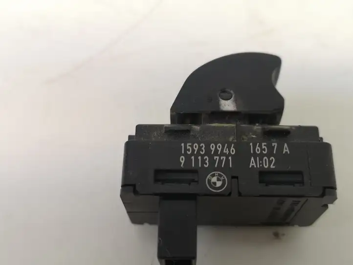 BMW 5 E60 E61 (2004 - 2010) 9113771 Кнопка стеклоподъемников — фото 3