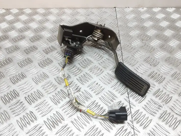 Toyota Avensis T250 (2003 - 2006) 7811135030 Педаль акселератора — фото 2