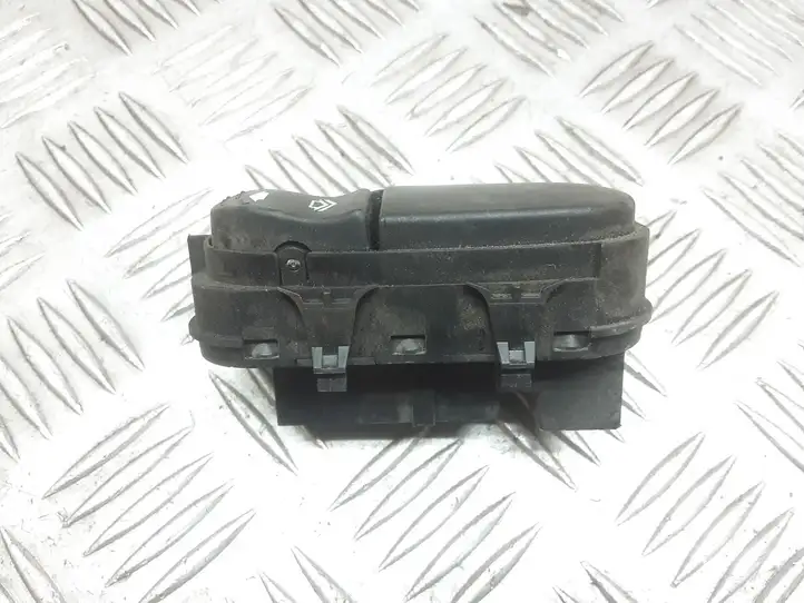 Ford Focus (1998 - 2004) 98A614529AC Кнопка стеклоподъемников — фото 3
