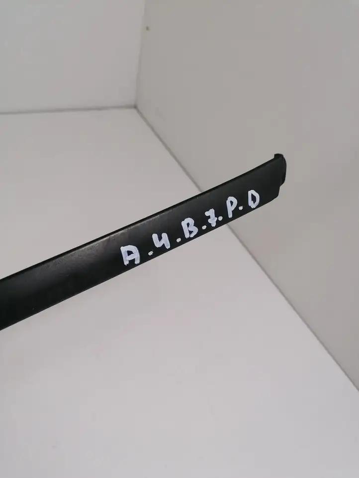 Audi A4 S4 B7 8E 8H (2004 - 2009) 8E0854328E Накладка стоек лобового стекла — фото 2