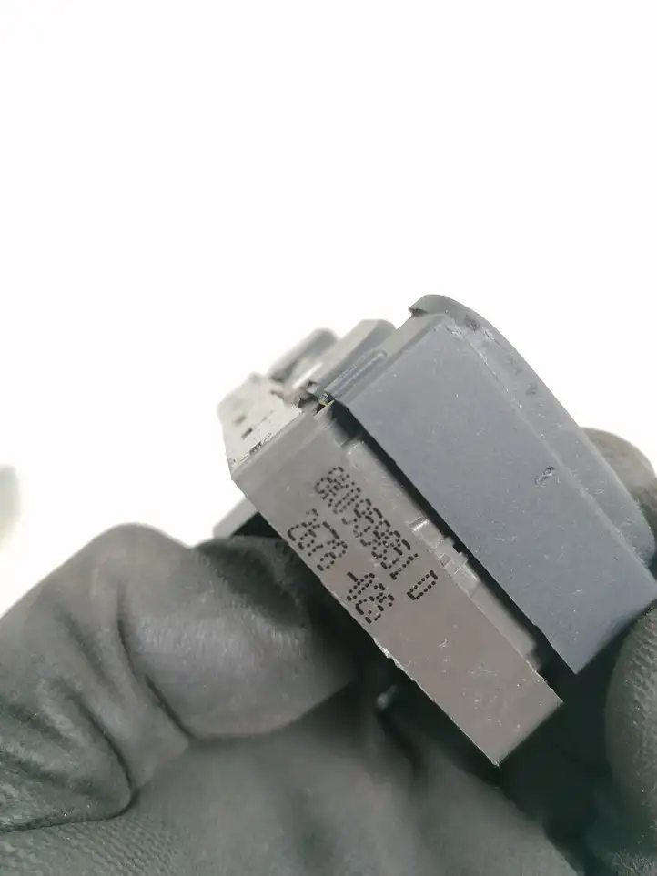 Audi A4 S4 B8 8K (2007 - 2011) 8K0959851D Кнопка стеклоподъемников — фото 2
