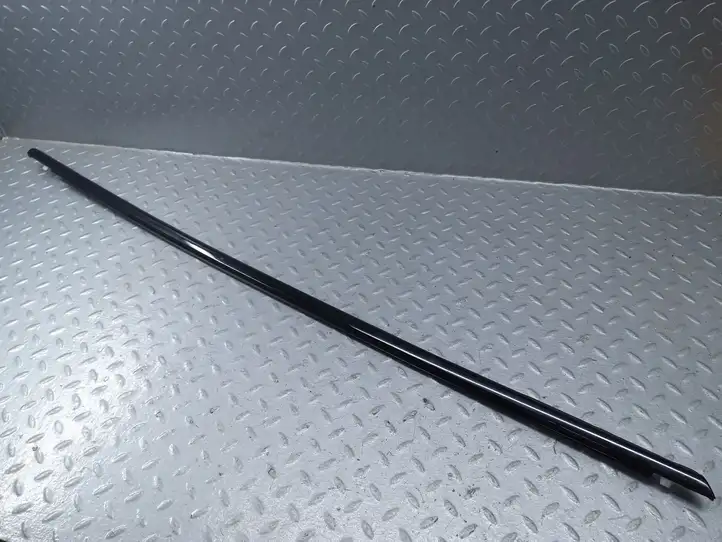Volvo XC90 (2014 - 2019) 31845555 Накладка стекла задней двери — фото 1