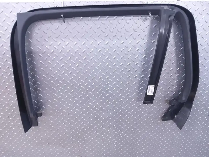 Volvo XC90 (2014 - 2019) 31393872 Накладка стекла задней двери — фото 3