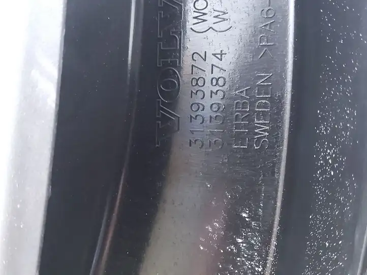 Volvo XC90 (2014 - 2019) 31393872 Накладка стекла задней двери — фото 4