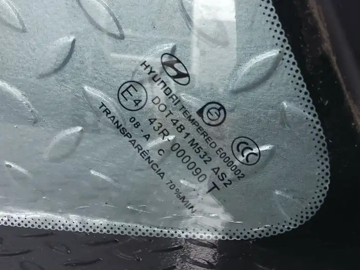 Hyundai i30 (2007 - 2012) 878102L000 Заднее боковое стекло — фото 3