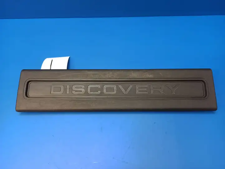 Land Rover Discovery 5 (2016 - ) HY3213200A Внутренняя отделка переднего порога — фото 1