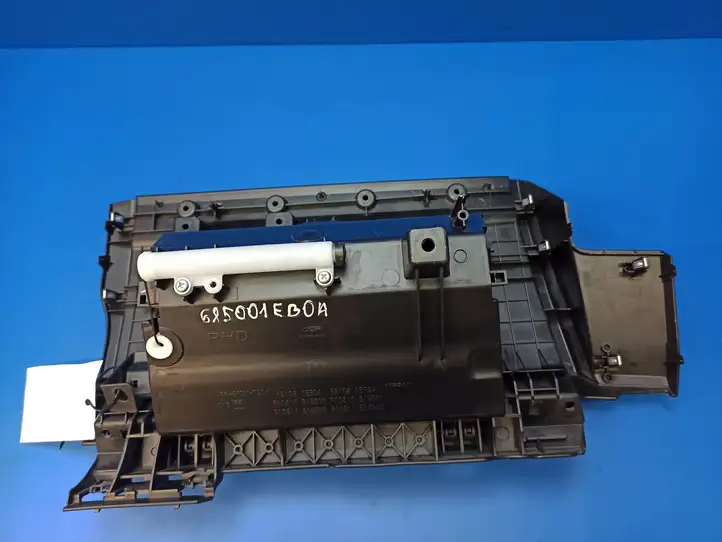 Nissan 370Z (2008 - 2014) 685001EB0A Бардачок в сборе — фото 12