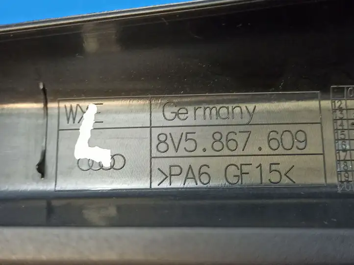 Audi A3/S3 8V (2012 - 2016) 8V5867609 Накладка стекла передней двери — фото 4