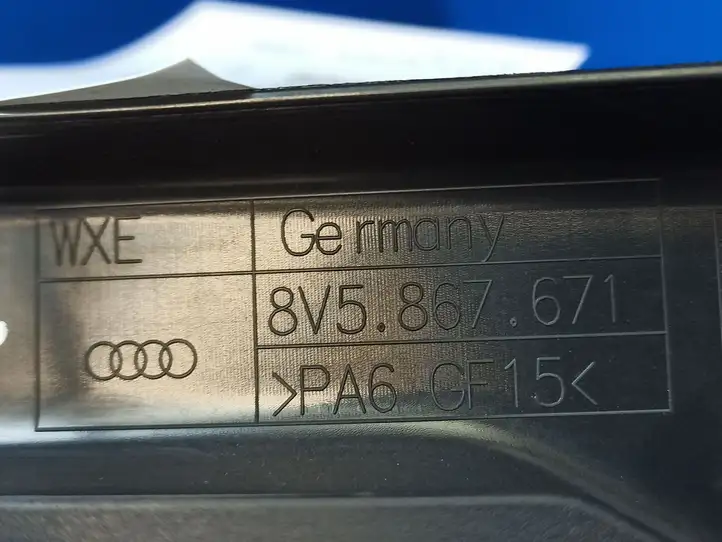 Audi A3/S3 8V (2012 - 2016) 8V5867671 Накладка стекла задней двери — фото 2