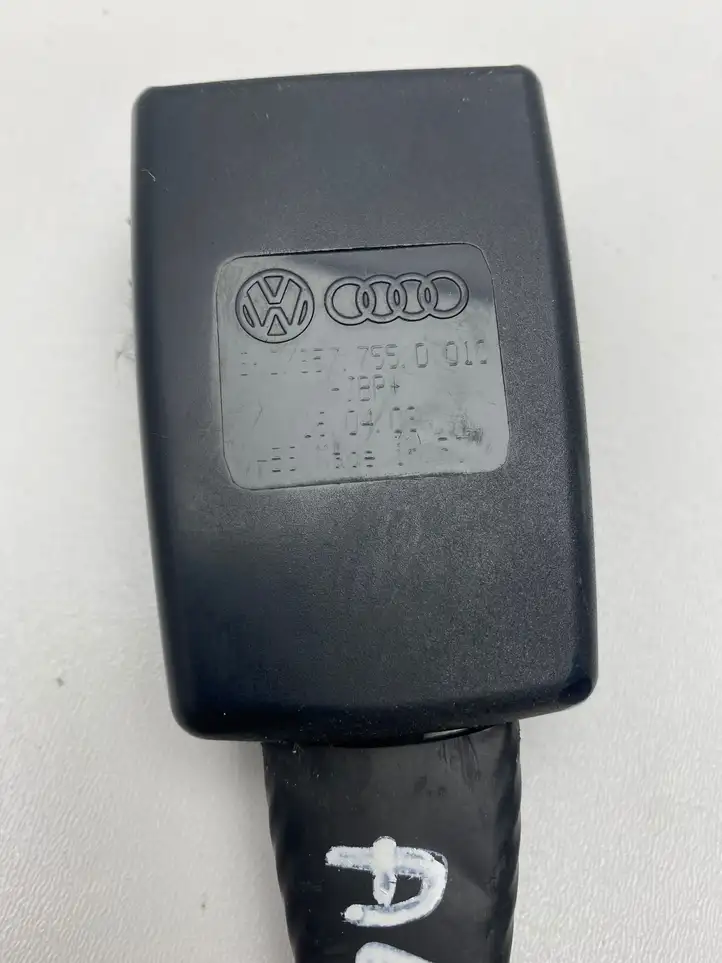 Audi A4 S4 B8 8K (2007 - 2011) 8K0857755D Замок переднего ремня — фото 2