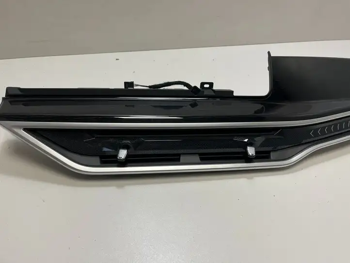 BMW X6 G06 (2019 - ) 5A4F823 Воздушная решетка панели — фото 8