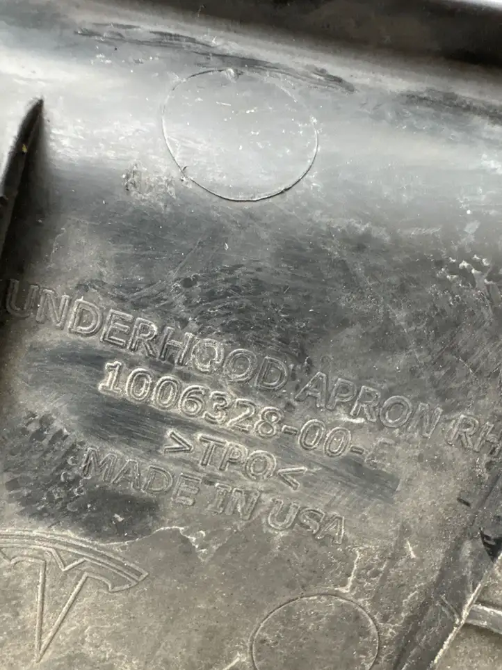 Tesla Model S (2012 - 2016) 100632800E Обшивка бардачка — фото 7