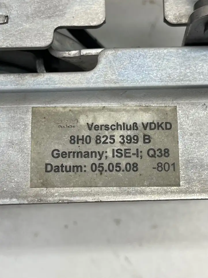 Audi A4 S4 B8 8K (2007 - 2011) 8H0825399B Замок складной крыши — фото 2