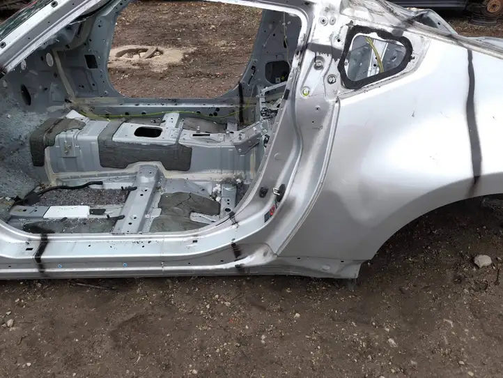 Nissan 370Z Задний порог кузова — фото 1