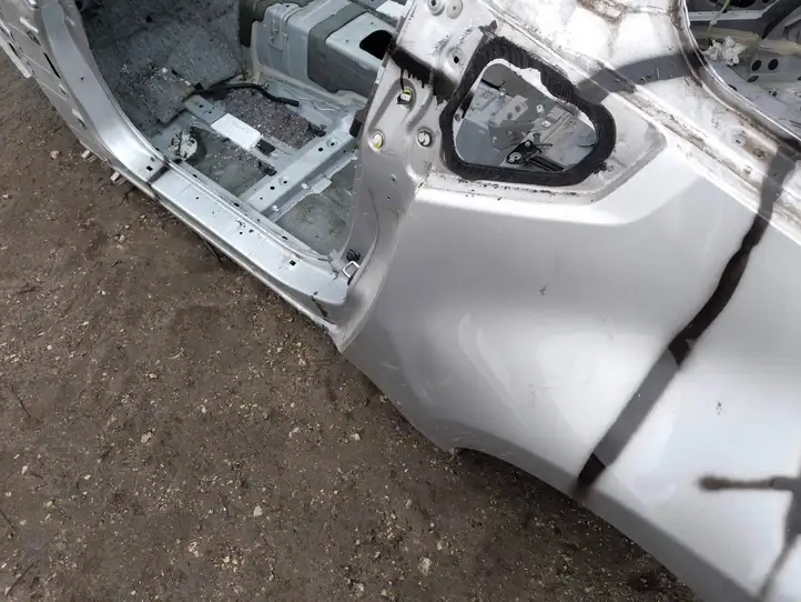 Nissan 370Z Задний порог кузова — фото 4