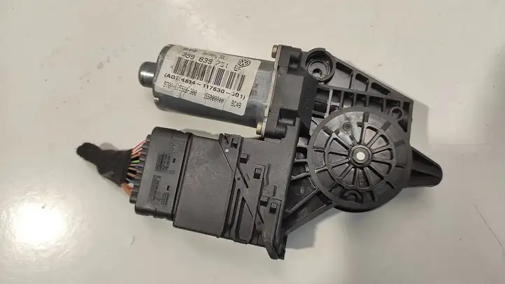 Volkswagen PASSAT B5.5 (2001 - 2005) 0130821697 Стеклоподъемник задней двери — фото 1