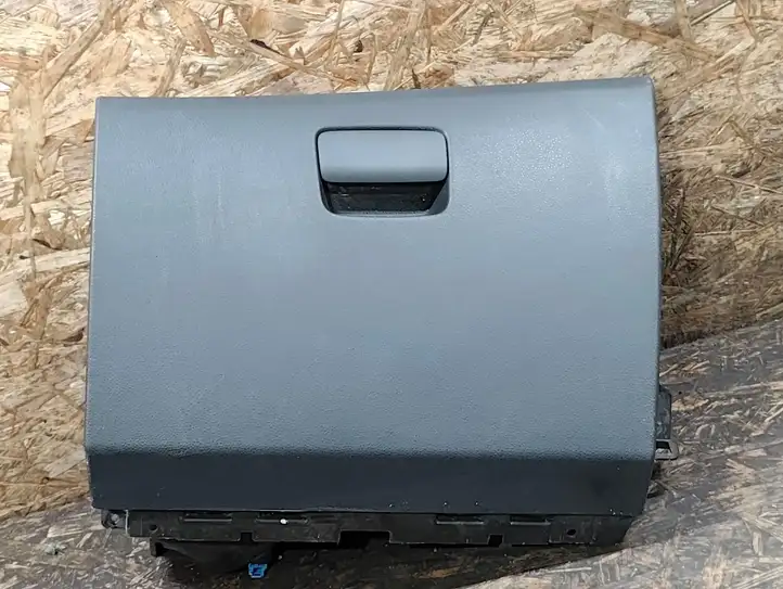 Mercedes-Benz A W176 (2012 - 2018) T0504551 Бардачок в сборе — фото 1