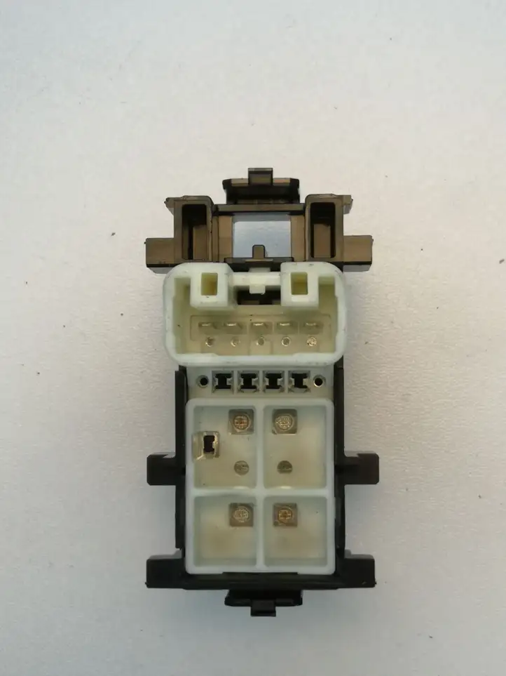 Toyota Yaris (2014 - 2019) 8292H83 Блок кнопок стеклоподъемников — фото 5