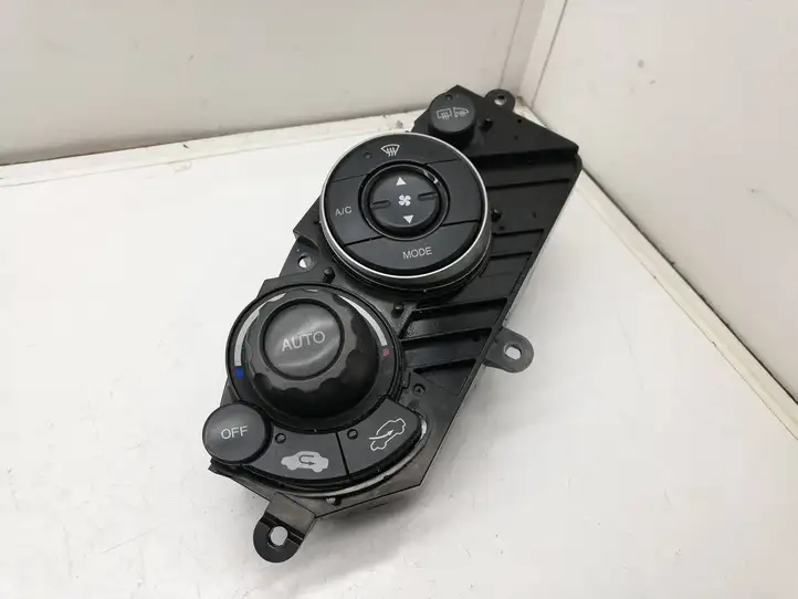 Honda Civic (2006 - 2011) SANWA2065 Блок управления климат-контролем — фото 1