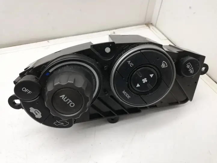 Honda Civic (2006 - 2011) SANWA2065 Блок управления климат-контролем — фото 4