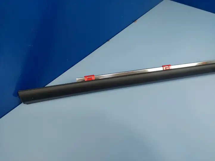 Toyota Prius (XW50) (2015 - ) 6821052230 Уплотнитель стекла передней двери — фото 6