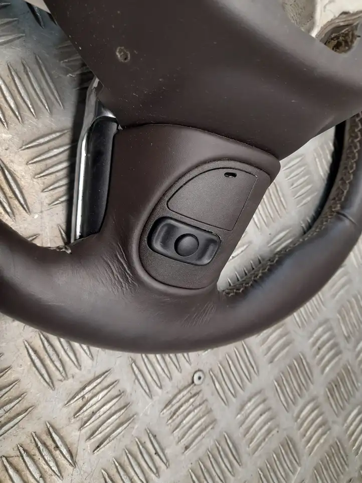 Chrysler Pacifica (2016 - ) 6MJ852TVAA Руль — фото 8