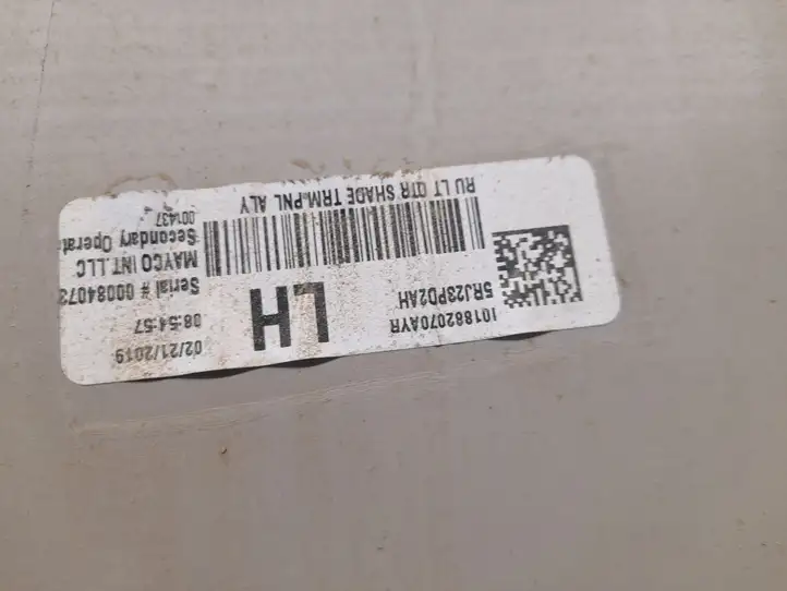 Chrysler Pacifica (2016 - ) 5RJ23PD2AH Боковая обшивка багажника — фото 2