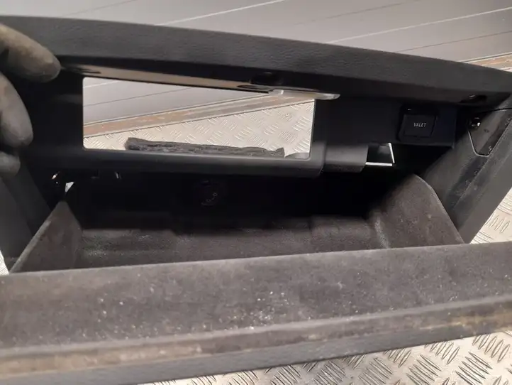 Audi A4 S4 B9 (2015 - 2019) 8W1880302 Бардачок в сборе — фото 4