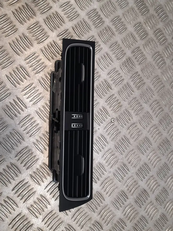 Audi A4 S4 B8 8K (2011 - 2015) 8T1820951E Центральный воздушный дефлектор — фото 5
