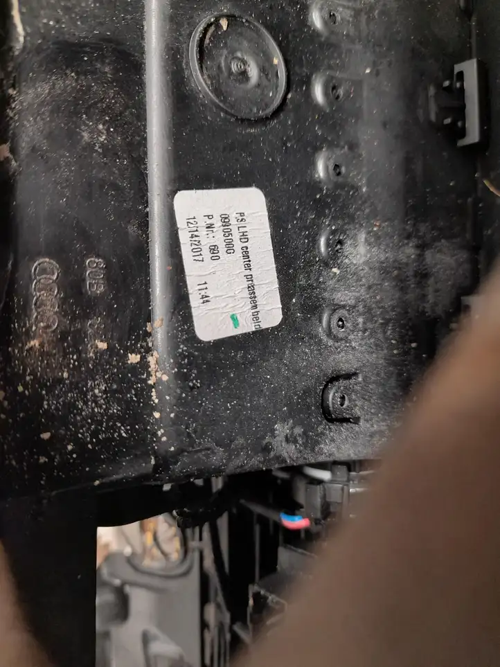 Audi Q5 (2017 - )  80B820902K Центральный дефлектор