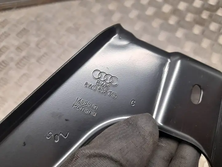 Audi A5 (2016 - ) 8W0802715C Кронштейн запасного колеса — фото 2