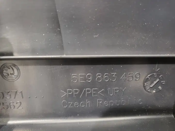 Skoda Octavia Mk3 (5E) (2013 - 2019) 5E9863469 Отделка порога багажника — фото 2