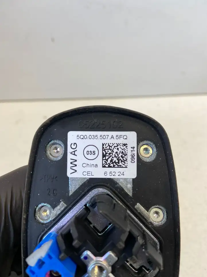 Skoda Octavia Mk3 (5E) (2013 - 2019) 5Q0035607A GPS антенна — фото 2